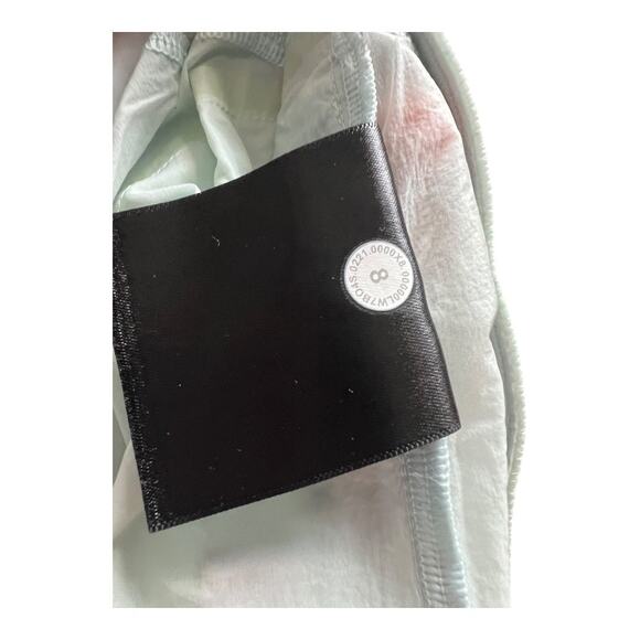 Lululemon Step out Short NWT 3" inseam size 8 Wind Running Athleisure Athletic - Picture 12 of 13